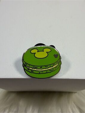 💙3/$20💙 DISNEY Green Mickey Macaron Enamel Pin